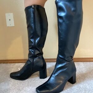 Micah women’s vegan leather heeled boots 8 Wide